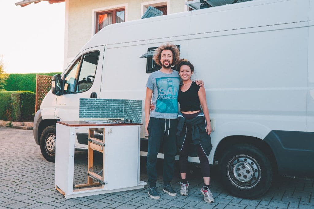 DIY Wohnmobil Kasenwagen Küche mit fliesen